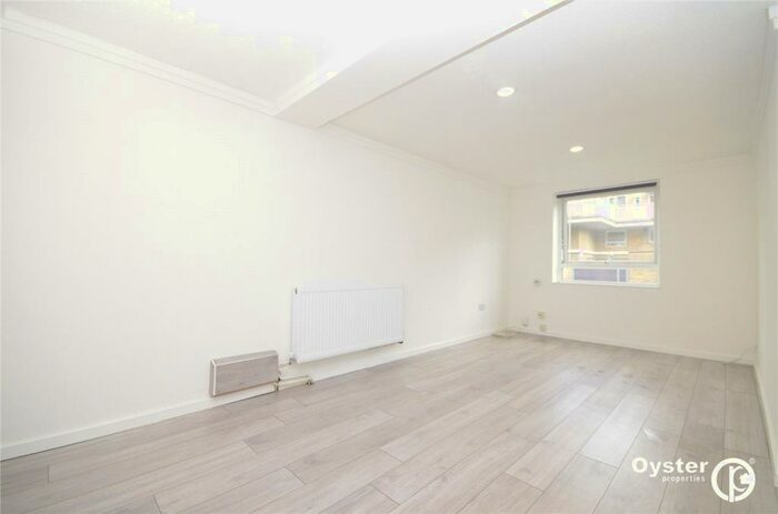 4 Bedroom Apartment To Rent In High Road, London, N11
