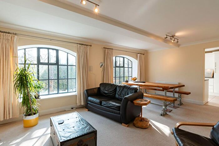 2 Bedroom Apartment For Sale In Wilsham Road, Abingdon, OX14