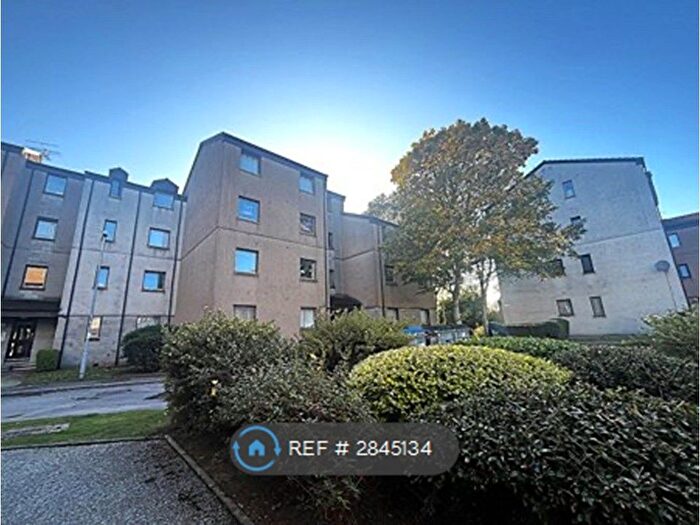 2 Bedroom Flat To Rent In Headland Court, Aberdeen, AB10