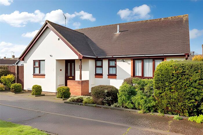 3 Bedroom Bungalow For Sale In Connaught Drive, South Woodham Ferrers, Chelmsford, Essex, CM3