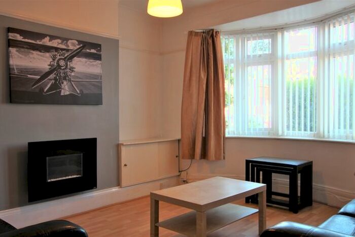 2 Bedroom Flat To Rent In Benton Road, High Heaton, Newcastle Upon Tyne, NE7