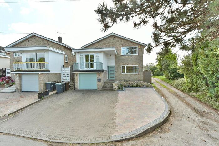 4 Bedroom Detached House For Sale In Round Street, Sole Street, Kent, DA13