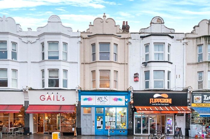 Property For Sale In Askew Road, London, W12