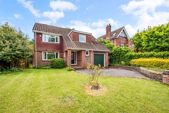 4 Bedroom Detached House For Sale In Heath Road, Petersfield, Hampshire, GU31
