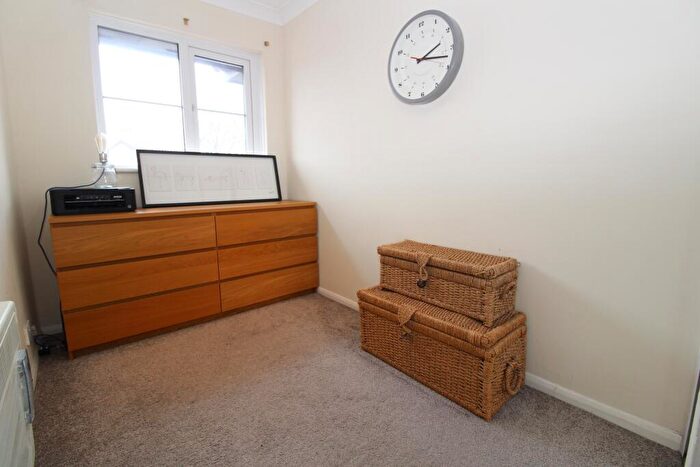 2 Bedroom Apartment To Rent In Clover Way, Wallington, SM6