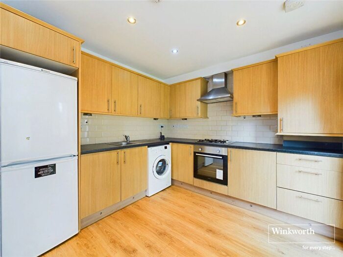 4 Bedroom Semi-Detached House To Rent In Slough Lane, Kingsbury, London, NW9