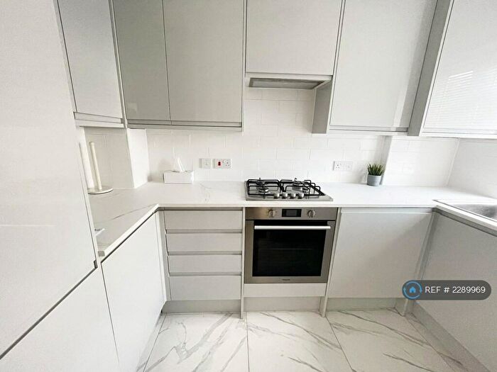 2 Bedroom Terraced House To Rent In Pennington Way, London, SE12