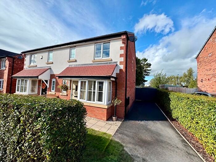 3 Bedroom Semi-Detached House For Sale In Severn Way, Holmes Chapel, CW4