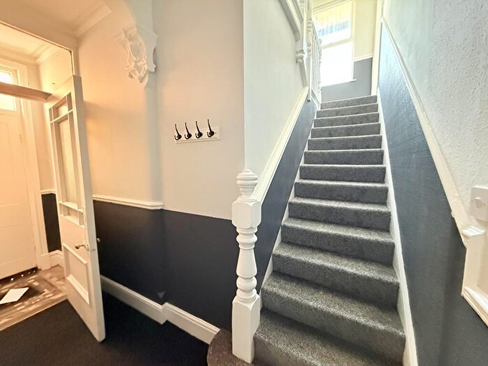 2 Bedroom Flat To Rent In Borough Road, Birkenhead, Merseyside, CH42