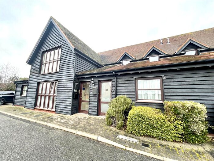 2 Bedroom Apartment For Sale In Eastwood Road, Rayleigh, Essex, SS6