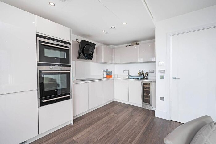 3 Bedroom Flat For Sale In Alie Street, Aldgate, London, E1