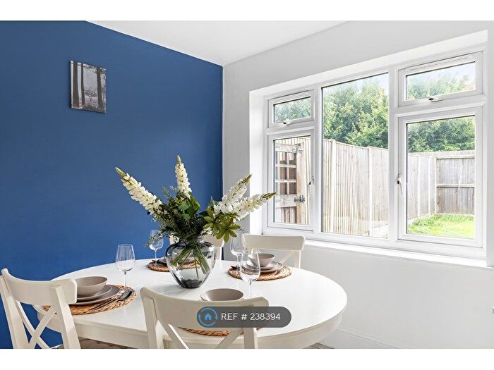 3 Bedroom Terraced House To Rent In Arnside Road, Nottingham, NG5