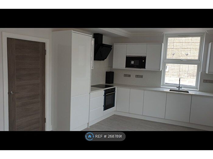 1 Bedroom Flat To Rent In Cairns Road, London, SW11