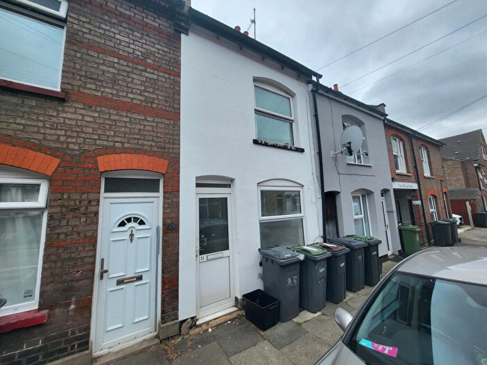 2 Bedroom Terraced House To Rent In Cowper Street, Luton, LU1