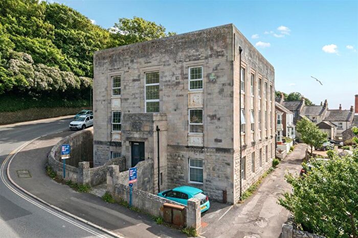1 Bedroom Flat For Sale In Yew Tree House, Fortuneswell, DT5