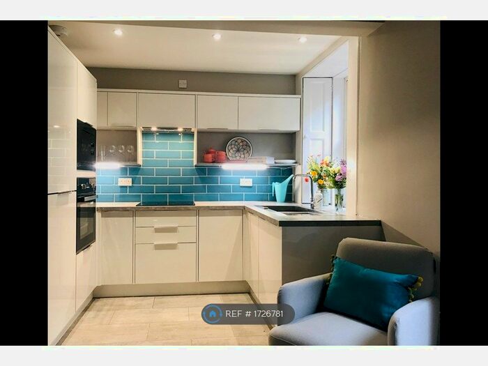 2 Bedroom Flat To Rent In Morton Street, Edinburgh, EH15