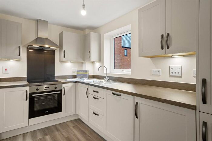 2 Bedroom Flat To Rent In Bedroom Property In Betony Meadow, Dunstable, LU5