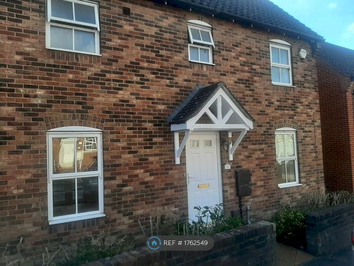 3 Bedroom Semi-Detached House To Rent In Kirk View, Ashford, TN23