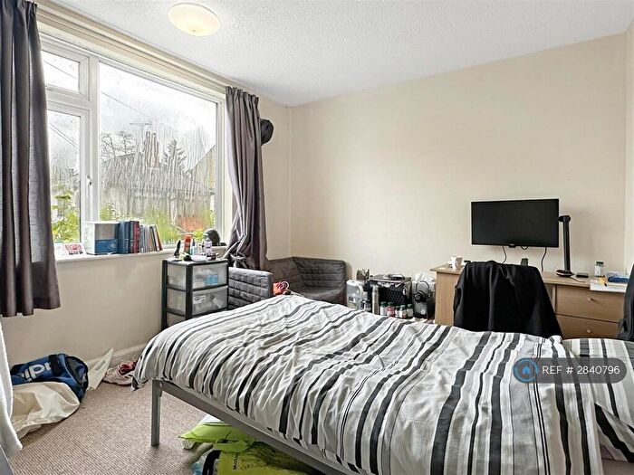 3 Bedroom Flat To Rent In Harvey Goodwin Avenue, Cambridge, CB4