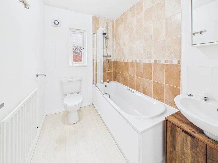 2 Bedroom Terraced House For Sale In Briarwood Close, Hull, HU7