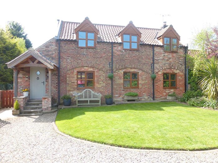 3 Bedroom Barn Conversion For Sale In High Grange Farm, Aike, Driffield, YO25