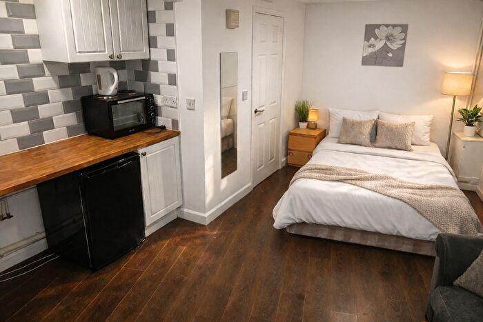 Studio To Rent In Walsall Road, Darlaston, WS10