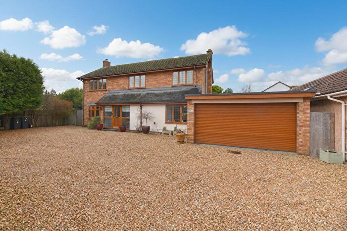 3 Bedroom Detached House For Sale In Station Road, Blunham, MK44