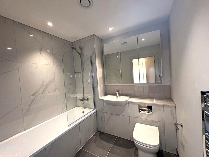 1 Bedroom Flat To Rent In Prince Charles Road, Exeter, EX4