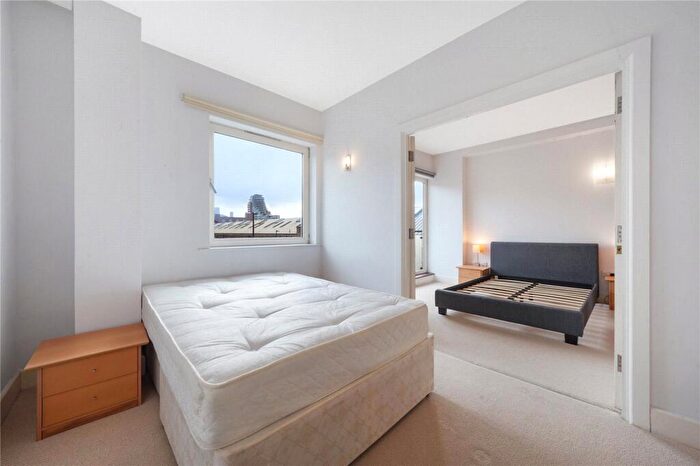 2 Bedroom Apartment To Rent In Artichoke Hill, London, E1W