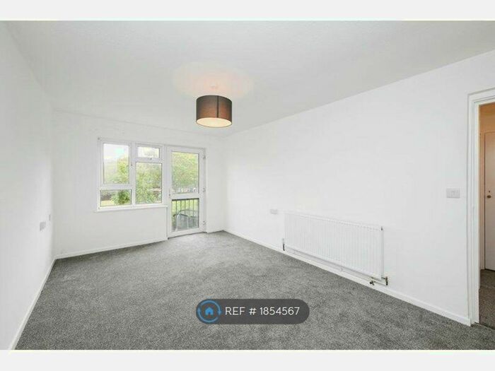 1 Bedroom Flat To Rent In Harkness, Cheshunt, Waltham Cross, EN7