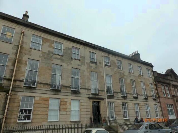 2 Bedroom Flat To Rent In Carlton Place, Glasgow, G5