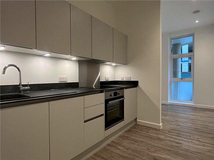 1 Bedroom Flat To Rent In London Road, Staines-Upon-Thames, Surrey TW18