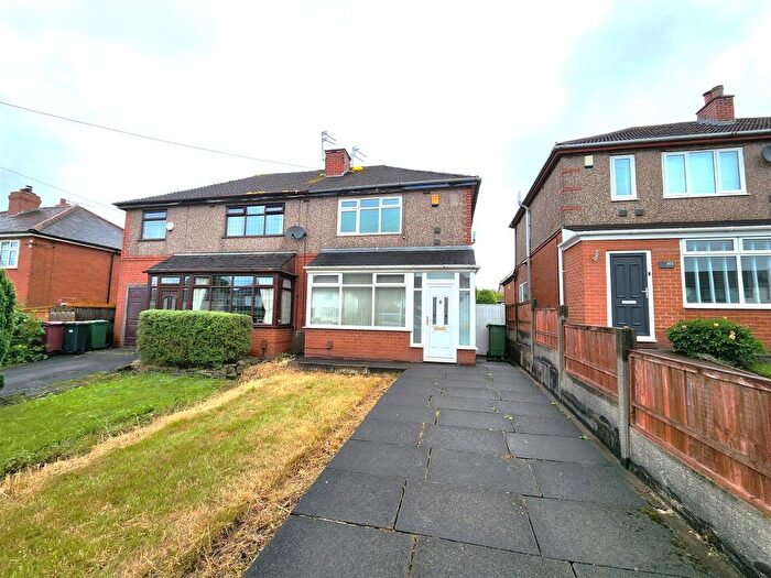 2 Bedroom Semi-Detached House To Rent In Park Road, Westhoughton, Bolton, BL5