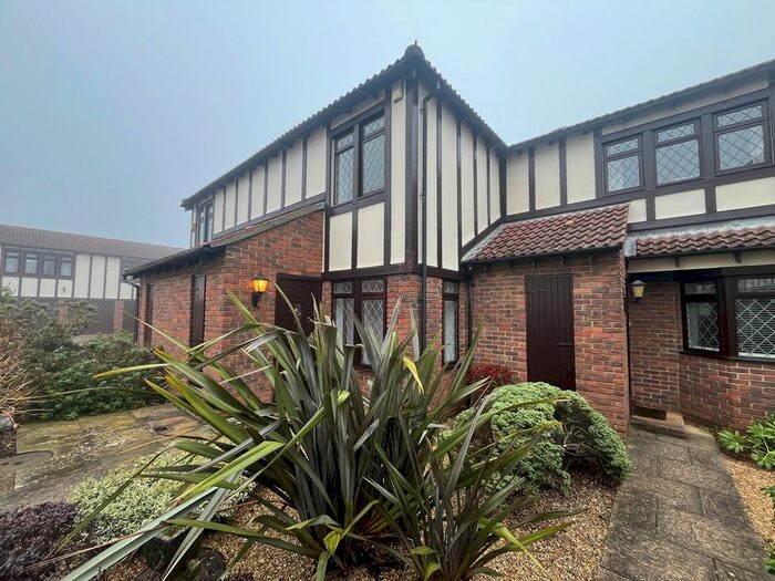 2 Bedroom Semi-Detached House To Rent In St Michaels Road, Bournemouth, BH2