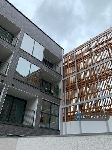 2 Bedroom Flat To Rent In Hoxton Street, London, N1