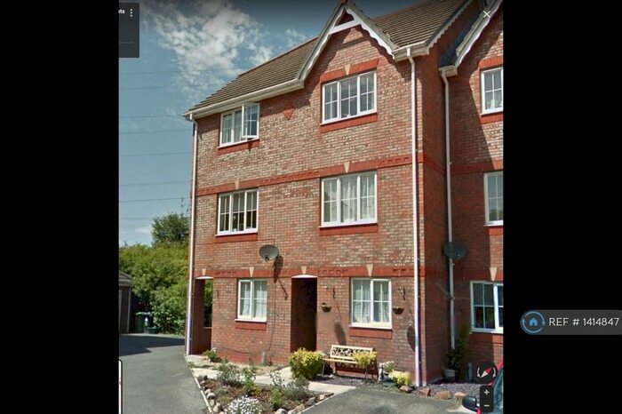 4 Bedroom Terraced House To Rent In Cowdery Heights, Basingstoke, RG24