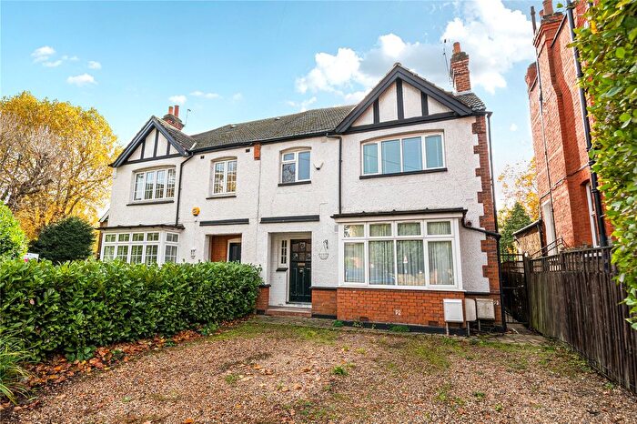 2 Bedroom Flat For Sale In Cecil Road, Enfield, EN2