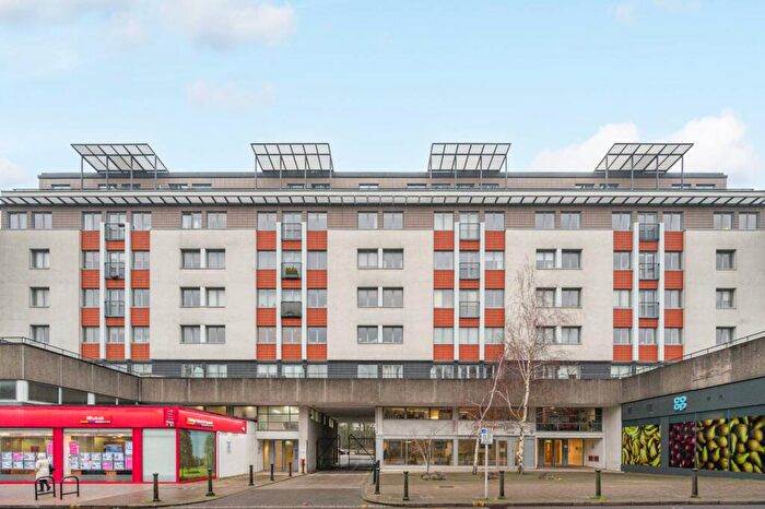 1 Bedroom Flat For Sale In Albemarle Road, Beckenham, BR3