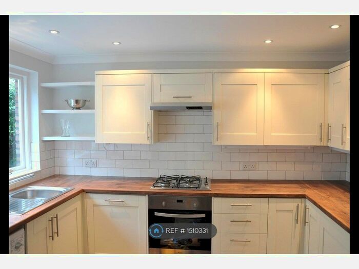 3 Bedroom Terraced House To Rent In Usborne Mews, London, SW8