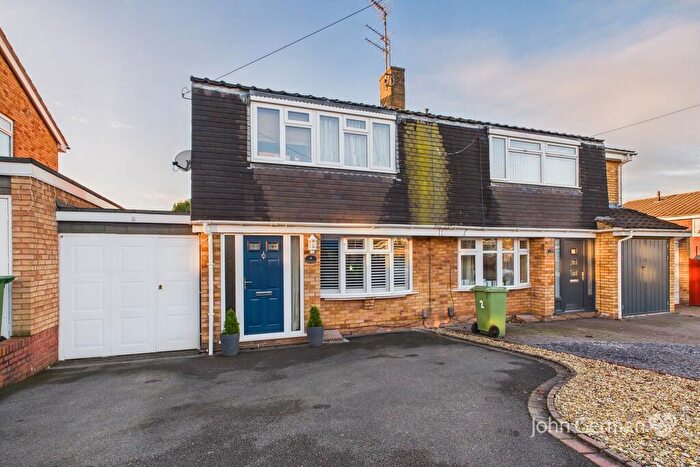 3 Bedroom Semi-Detached House For Sale In Meadow Glade, Hixon, ST18