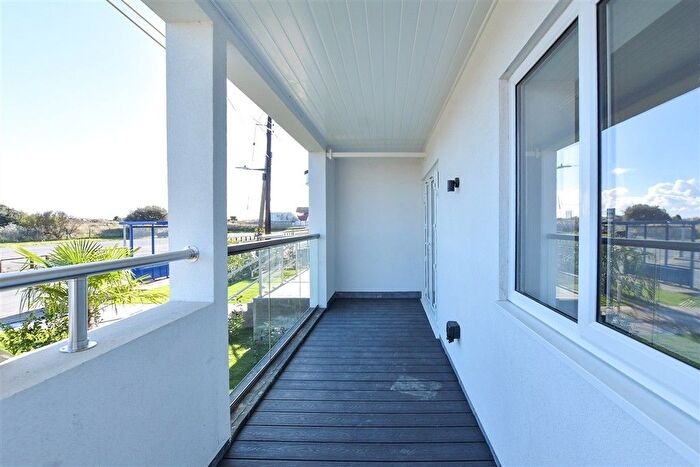 2 Bedroom Flat For Sale In The Parade, Greatstone, Kent, TN28