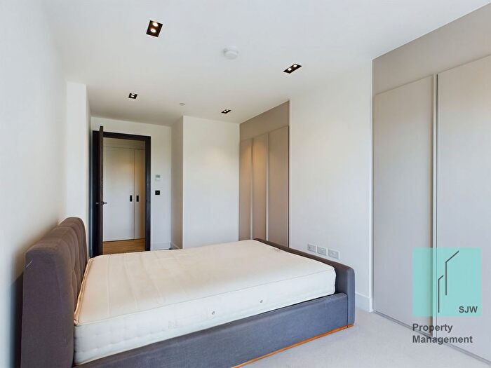 1 Bedroom Flat To Rent In Exchange Gardens, Keybridge Tower, SW8