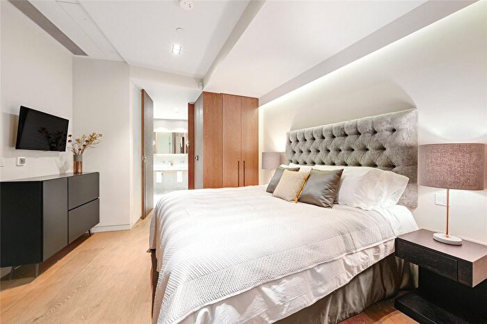 2 Bedroom Flat For Sale In Pearson Square, London, W1T