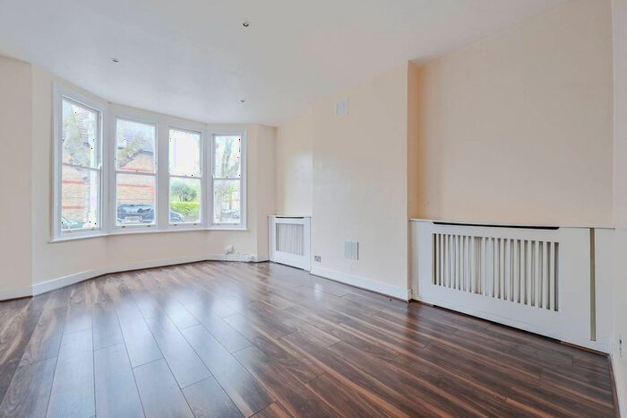 2 Bedroom Flat To Rent In Inchmery Road, Catford, London, SE6