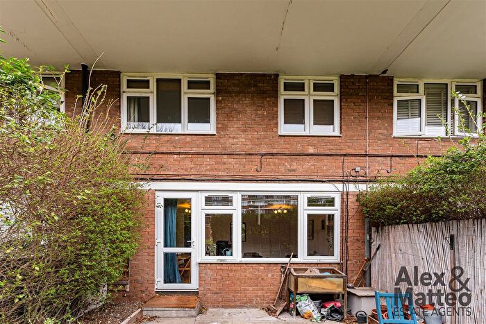 3 Bedroom Flat For Sale In New Place Square, Bermondsey, SE16