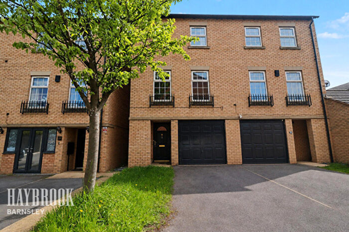 4 Bedroom Semi-Detached House For Sale In Bretton Close, Brierley, S72