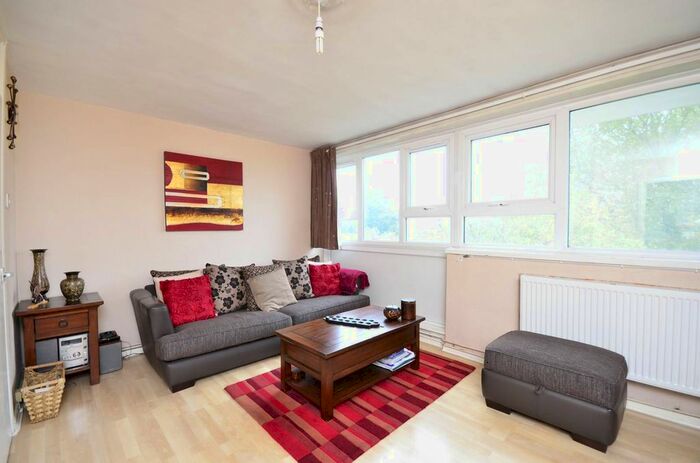 1 Bedroom Flat To Rent In Carlton Vale, Queen's Park, London, NW6