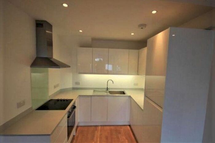 3 Bedroom Flat To Rent In Old Kent Road, Bermondsey, SE15