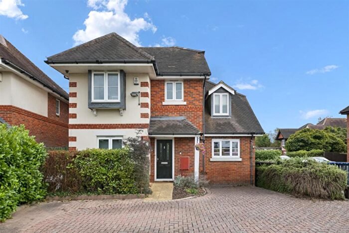 4 Bedroom Detached House For Sale In Swallow Fields, Iver, SL0