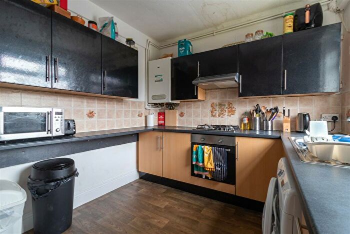 5 Bedroom House To Rent In St Anne`s Road, Headingley, Leeds, LS6